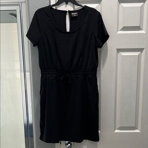 32 Degrees Black Sheath Mini Dress Scoop Neck